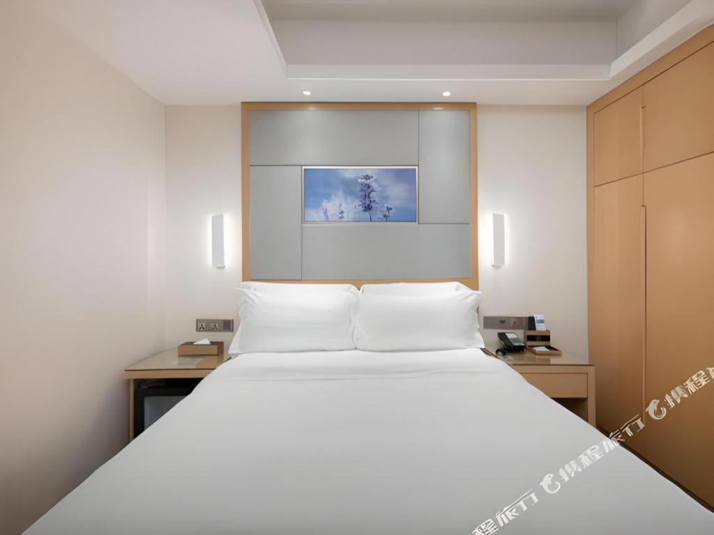 Lavande Hotel Guangzhou Shangxiajiu Pedestrian Street Hualin Temple Metro Station Экстерьер фото