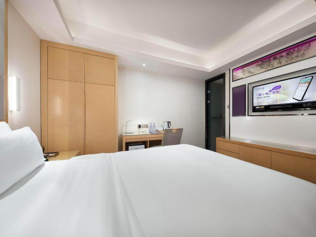 Lavande Hotel Guangzhou Shangxiajiu Pedestrian Street Hualin Temple Metro Station Экстерьер фото